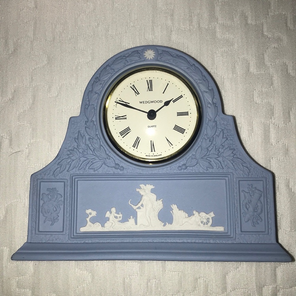 Wedgwood Blue Jasperware Desk/Shelf/Mantle Clock